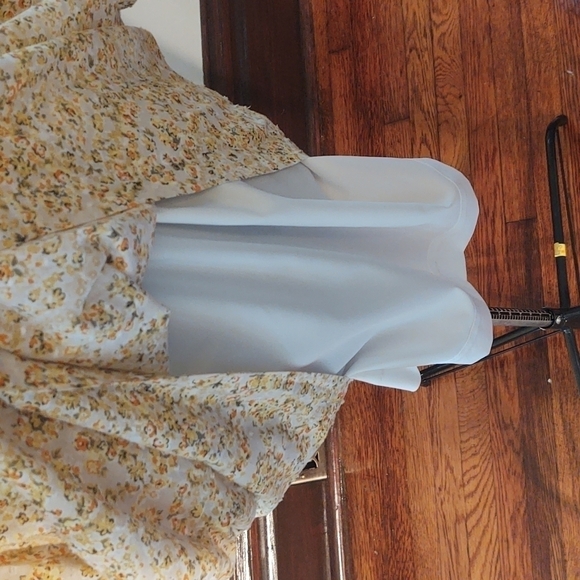 Handmade Floral Lace Up Dress with a Gathered Skirt and Sleeves - Picture 14 of 14